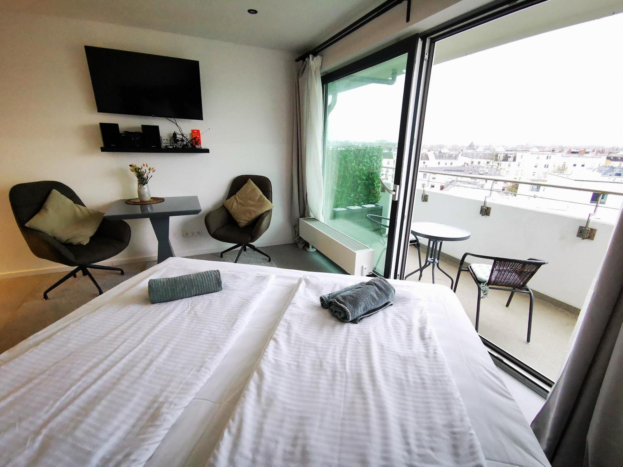 Appartement Hh 06 By Rockchair - Superhost Status - Modernes Mit Sonnigem Balkon & Premium Boxspringbetten In Winterhude - Geheimtipp *
